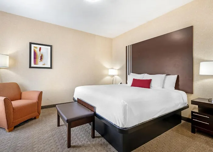 Best Western Plus Howe Inn